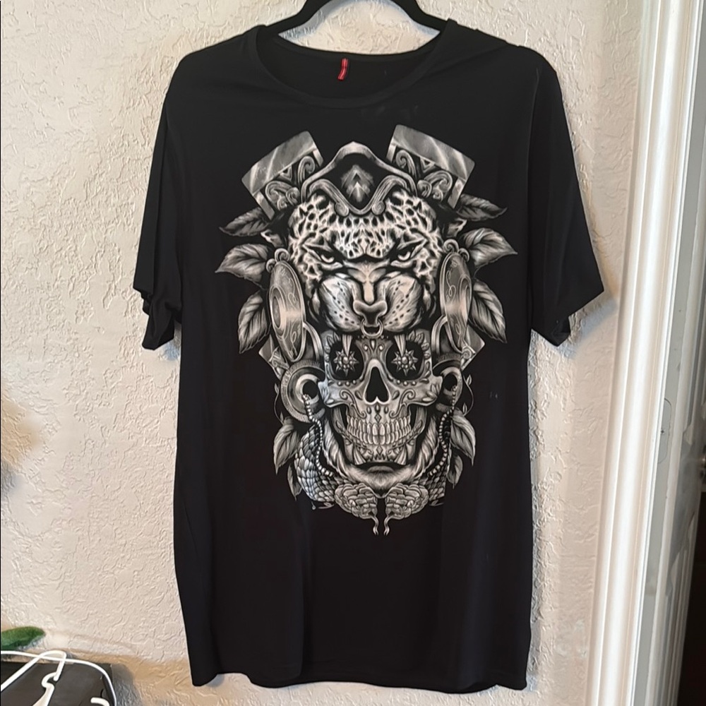 Bold Black Graphic Tee with Skull and Leopard Art